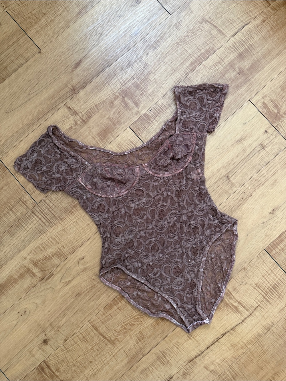 Vintage 90’s Victoria’s Secret Taupe Cap Sleeve Bodysuit